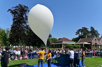 galerie-Envol du ballon stratosphérique expérimental "Spacy Fox" du club de sciences de la Croix Blanche