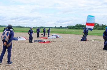 galerie-La cheu cheu chez l'équipe de france des parachutistes